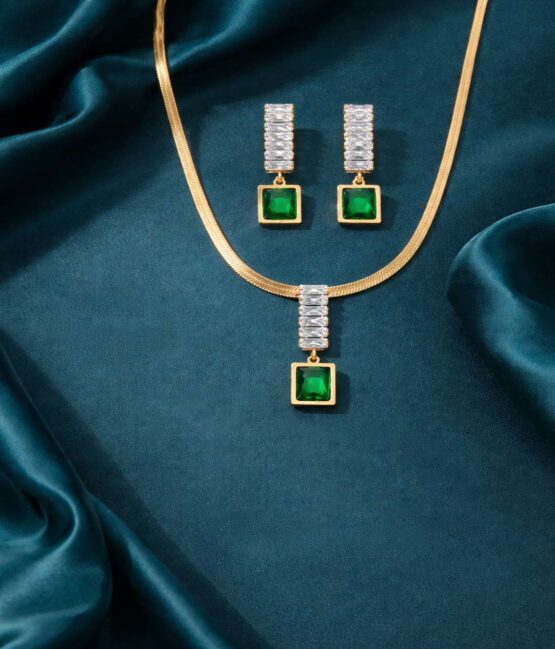 Emerald Green Cubic Zirconia Jewelry Set: Necklace & Earrings